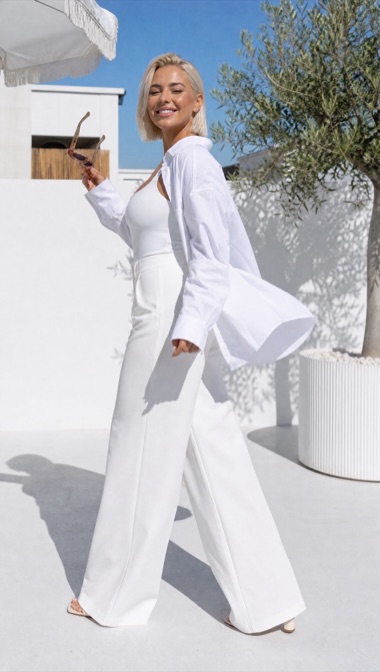 Total white na tarasie w ruchu